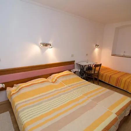 Anastasia 1 3* Veli Lošinj