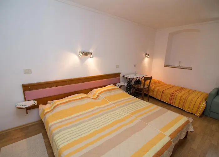 Anastasia 1 3* Veli Lošinj
